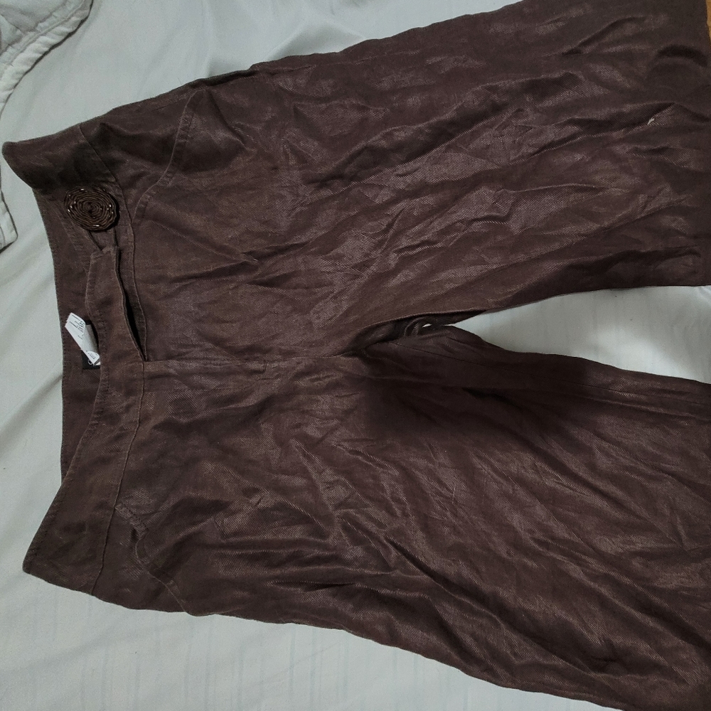 Brown capris
